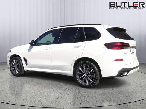 Used 2025 BMW X5 sDrive40i w/ M Sport Package image 3