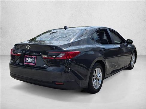 Used 2025 Toyota Camry LE FWD image 5