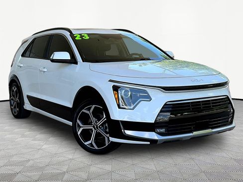 Used 2023 Kia Niro EX Touring FWD image 3
