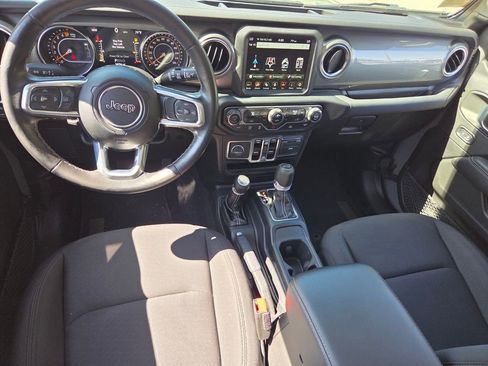 Used 2021 Jeep Wrangler Unlimited Sahara w/ Uconnect 4C Nav & Sound Group AWD/4WD image 9