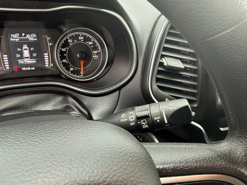 Used 2019 Jeep Cherokee Latitude w/ Popular Appearance Group image 34