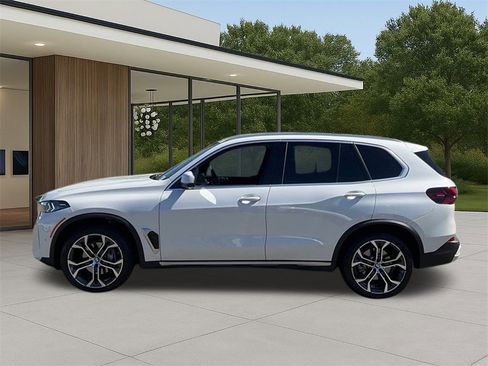 Used 2025 BMW X5 sDrive40i image 9