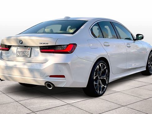 Used 2025 BMW 330i Sedan w/ Premium Package image 14