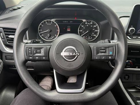 Used 2024 Nissan Rogue SV AWD/4WD image 32