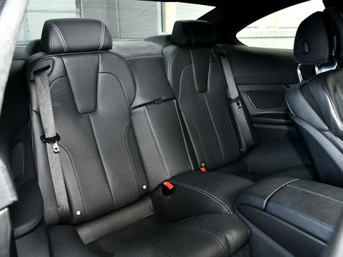 Used 2013 BMW M6 Coupe image 33