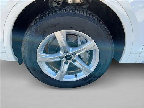 Used 2023 Audi Q5 2.0T Premium w/ Convenience Package image 9