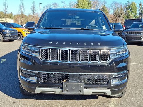 Certified 2024 Jeep Wagoneer L Series II w/ Flexible Seating Group image 8