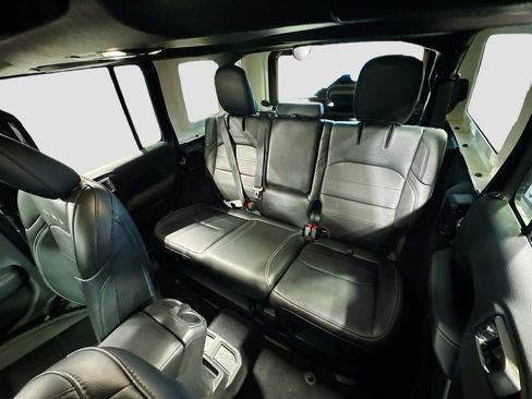 Used 2023 Jeep Wrangler Unlimited Sahara w/ Cold Weather Group AWD/4WD image 13