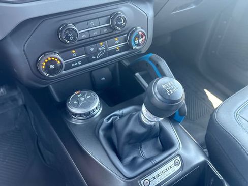 Used 2021 Ford Bronco Black Diamond AWD/4WD image 19