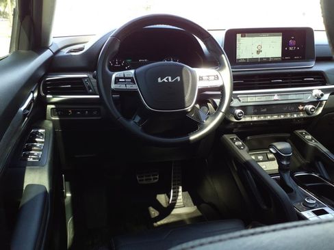 Used 2022 Kia Telluride SX w/ SX Prestige Package image 7