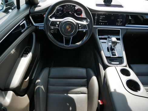 Used 2018 Porsche Panamera 4 image 9