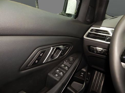 Used 2025 BMW 330i xDrive Sedan image 21