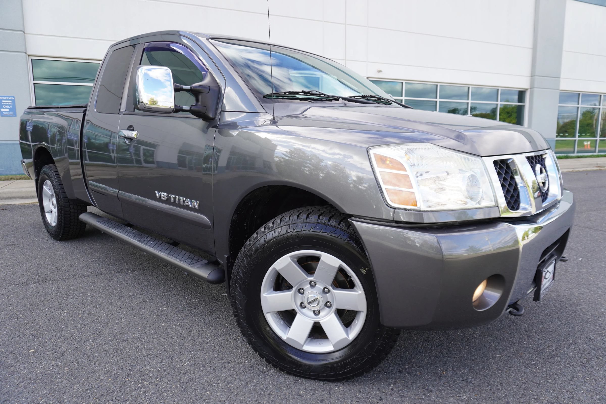 Used 2007 Nissan Titan LE w/ Tow Pkg AWD/4WD image 1