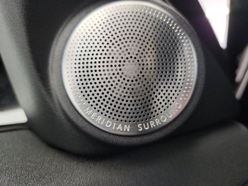 Used 2025 Land Rover Range Rover Evoque Dynamic SE image 9