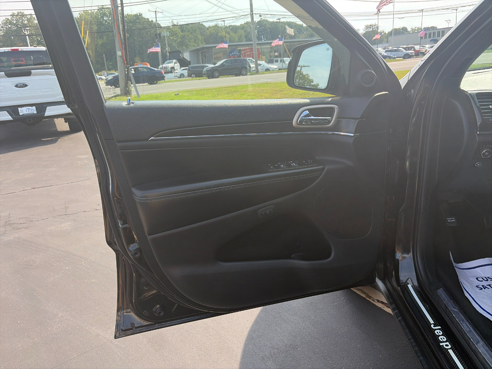 Used 2014 Jeep Grand Cherokee Limited AWD/4WD image 12