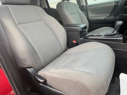 Used 2022 Toyota Tacoma SR5 image 15