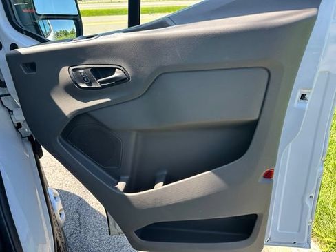 Used 2025 Ford Transit 250 148 Medium Roof Extended AWD w/ Load Area Protection Package image 17