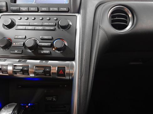 Used 2010 Nissan GT-R Premium AWD/4WD image 56