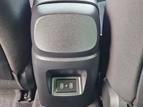 Certified 2025 Hyundai Elantra SEL image 17