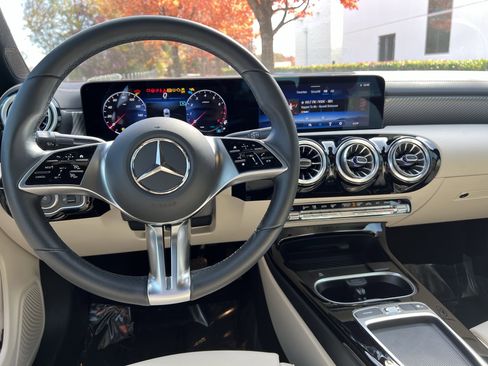 Used 2025 Mercedes-Benz CLA 250 image 30