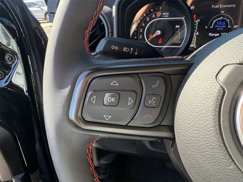 Used 2024 Jeep Gladiator Rubicon w/ Technology Group image 16