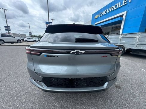 Used 2024 Chevrolet Equinox EV RS w/ LPO, Trailering Package FWD image 4