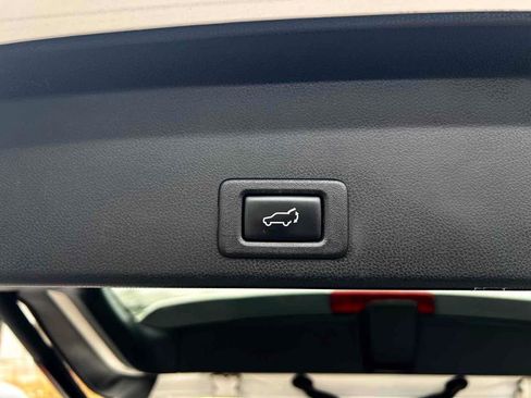 Used 2019 Subaru Ascent Touring image 37