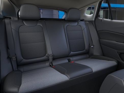 Used 2026 Chevrolet Trax LT w/ LT Convenience Package FWD image 18