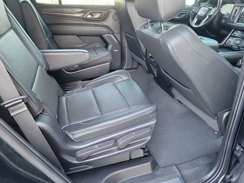 Used 2022 GMC Yukon Denali RWD image 16
