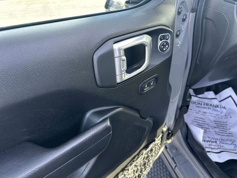 Used 2022 Jeep Wrangler Unlimited Sport AWD/4WD image 13