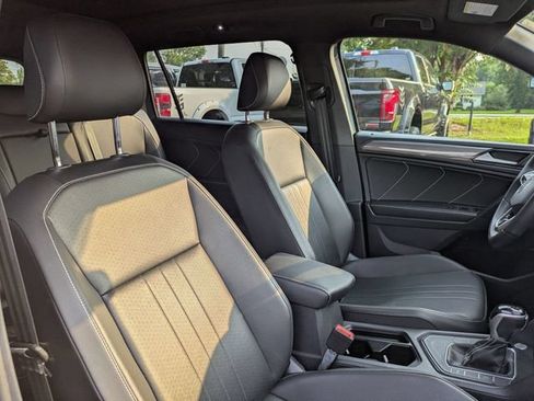 Used 2022 Volkswagen Tiguan SE R-Line FWD image 38