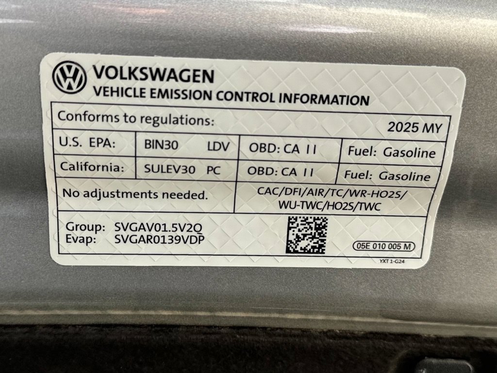 Used 2025 Volkswagen Jetta SE FWD image 23