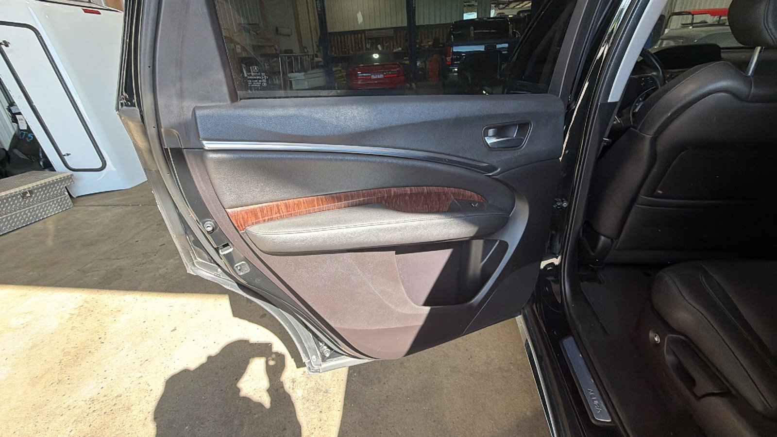 Used 2018 Acura MDX FWD image 15