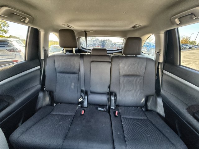 Used 2019 Toyota Highlander LE FWD image 21