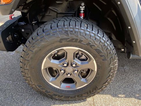 Certified 2022 Jeep Gladiator Rubicon w/ LED Lighting Group image 35