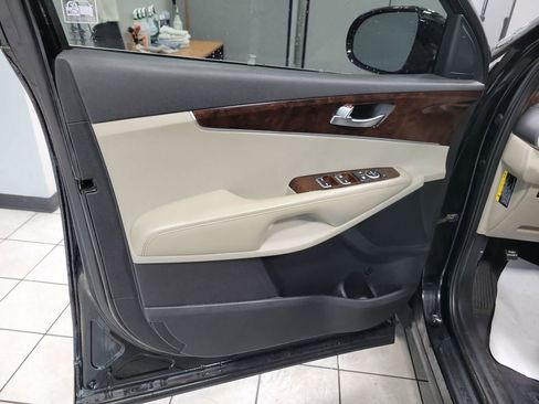 Used 2016 Kia Sorento LX image 29
