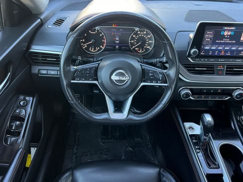 Used 2024 Nissan Altima 2.5 SR FWD image 15