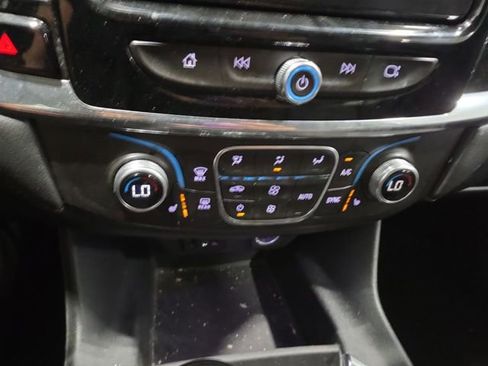 Used 2018 Chevrolet Traverse LT AWD/4WD image 9
