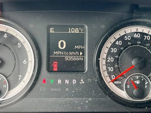 Used 2017 RAM 1500 Classic SLT RWD image 30