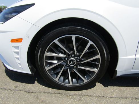 Used 2022 Hyundai Sonata Limited FWD image 10