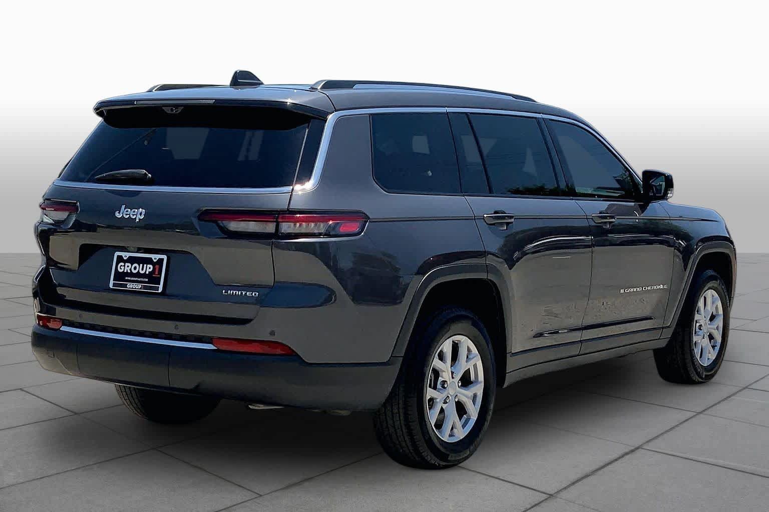 Used 2023 Jeep Grand Cherokee L Limited w/ Luxury Tech Group II RWD image 13
