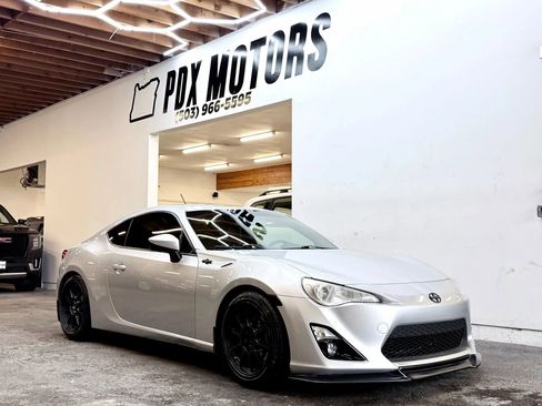 Used 2013 Scion FR-S image 1