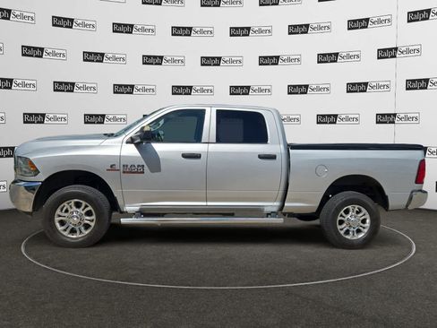 Used 2014 RAM 2500 Tradesman w/ Chrome Appearance Group AWD/4WD image 3