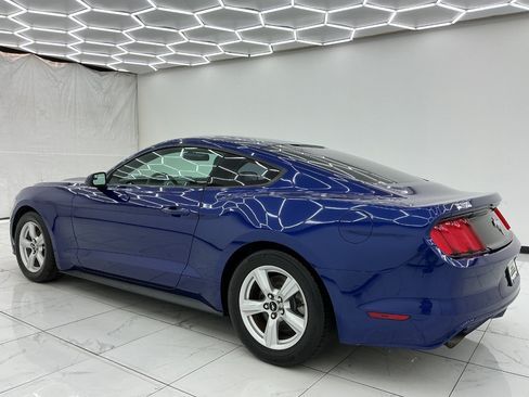 Used 2016 Ford Mustang Coupe RWD image 11