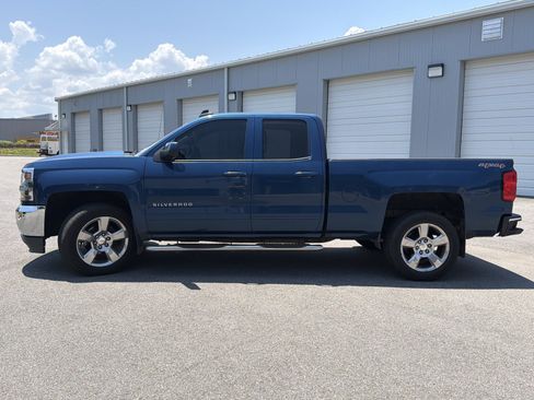 Used 2017 Chevrolet Silverado 1500 LT w/ All Star Edition AWD/4WD image 9