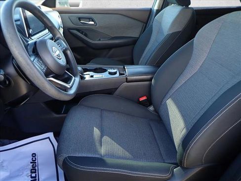 Used 2022 Nissan Rogue SV image 11