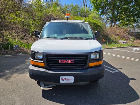 Used 2013 GMC Savana 2500 w/ Cold Climate Package RWD image 2