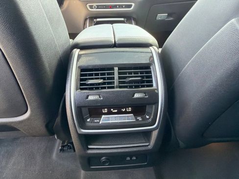 Used 2024 BMW X7 xDrive40i AWD/4WD image 12