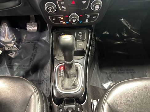 Used 2018 Jeep Compass Latitude w/ Popular Equipment Group AWD/4WD image 14