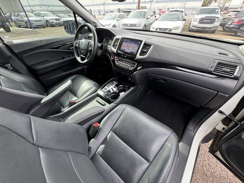 Used 2017 Honda Pilot Touring image 11
